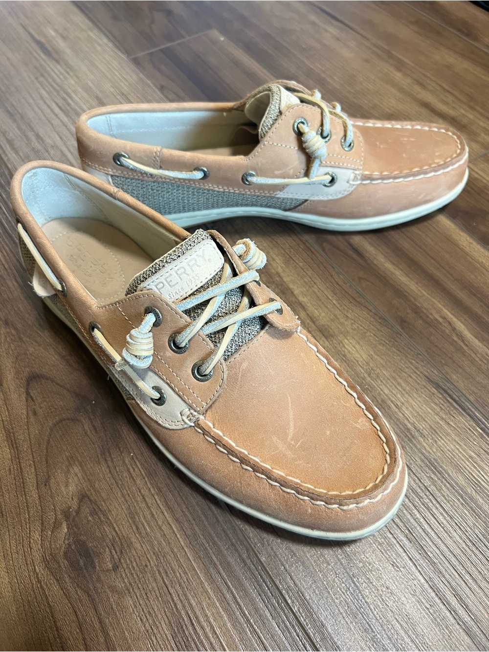 Sperry Women’s Tan Leather Boat Shoes